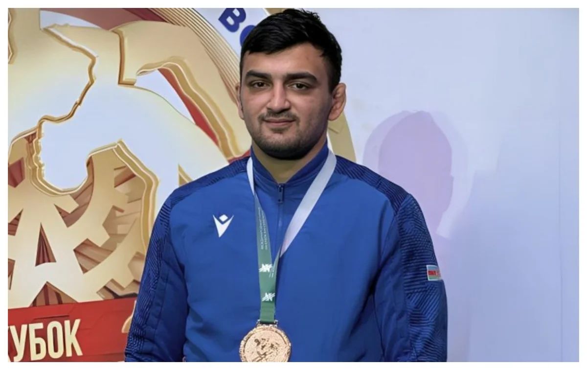 Azərbaycan güləşçisindən Rusiyada bürünc medal