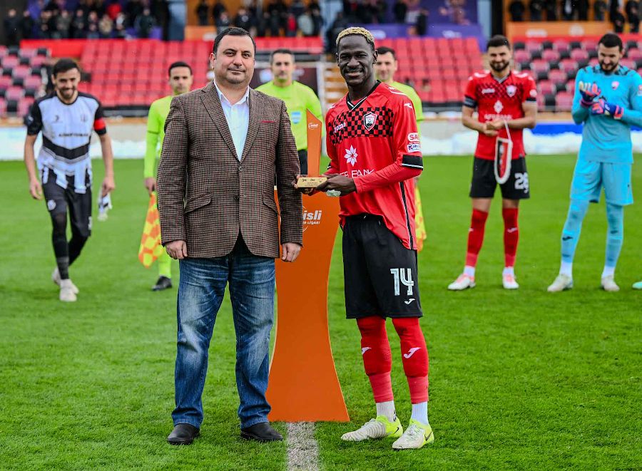 Massumu mükafatlandırıldı