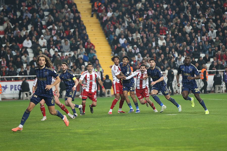 &ldquo;Fənərbağça&rdquo; səfərdə xal itirdi