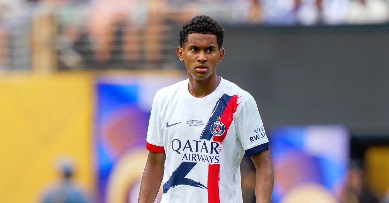 PSJ-nin yarımmüdafiəçisi Premyer Liqaya üz tuta bilər