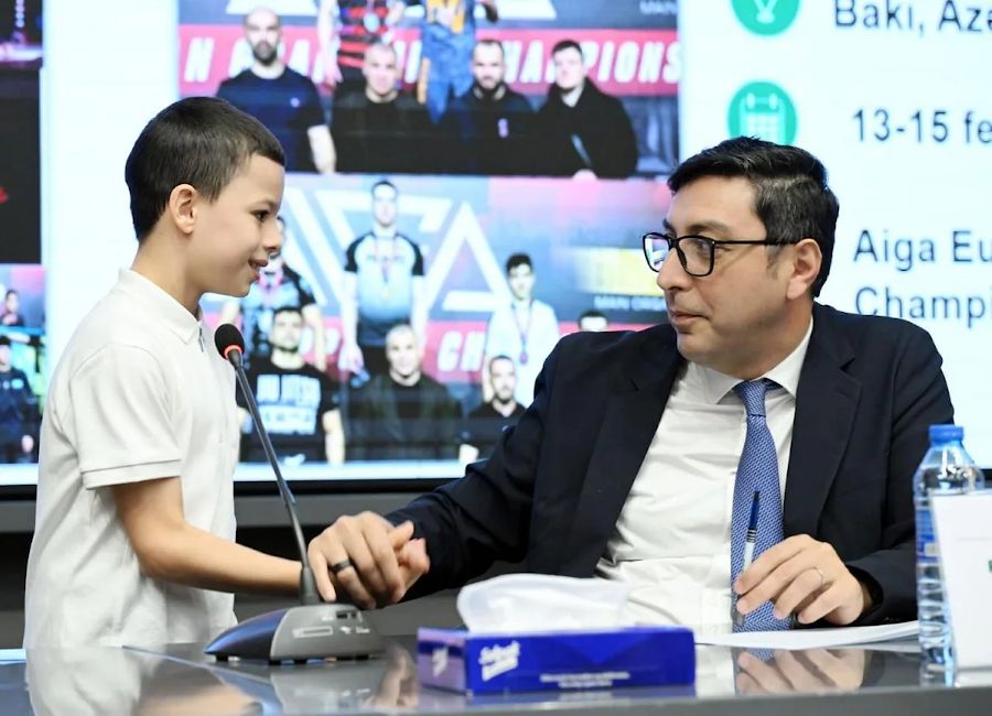 Nazir beynəlxalq yarışlarda uğur qazanmış idmançılarla görüşdü