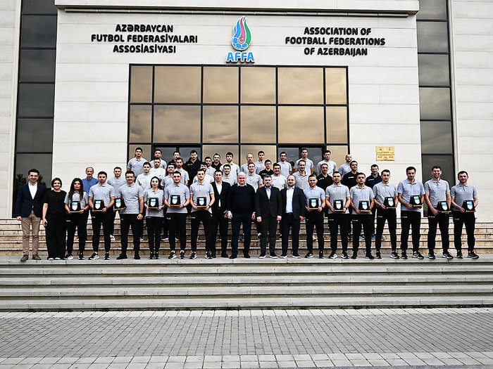 FIFA referiləri üçün vəsiqə və döş nişanlarının təqdimat mərasimi keçirilib