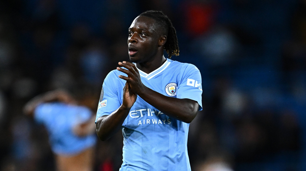 Hücumçusu &ldquo;Mançester Siti&rdquo; ilə yeni müqaviləyə təkid edir