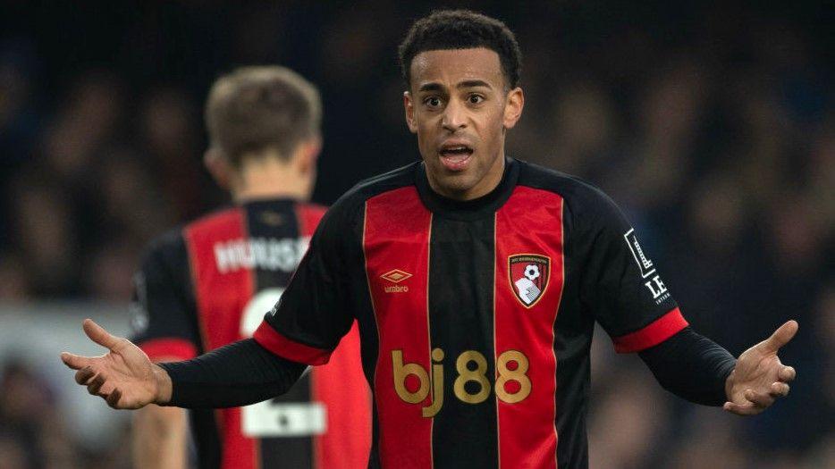 İngiltərə nəhəngləri &ldquo;Bornmut&rdquo;un futbolçusu ilə maraqlanırlar