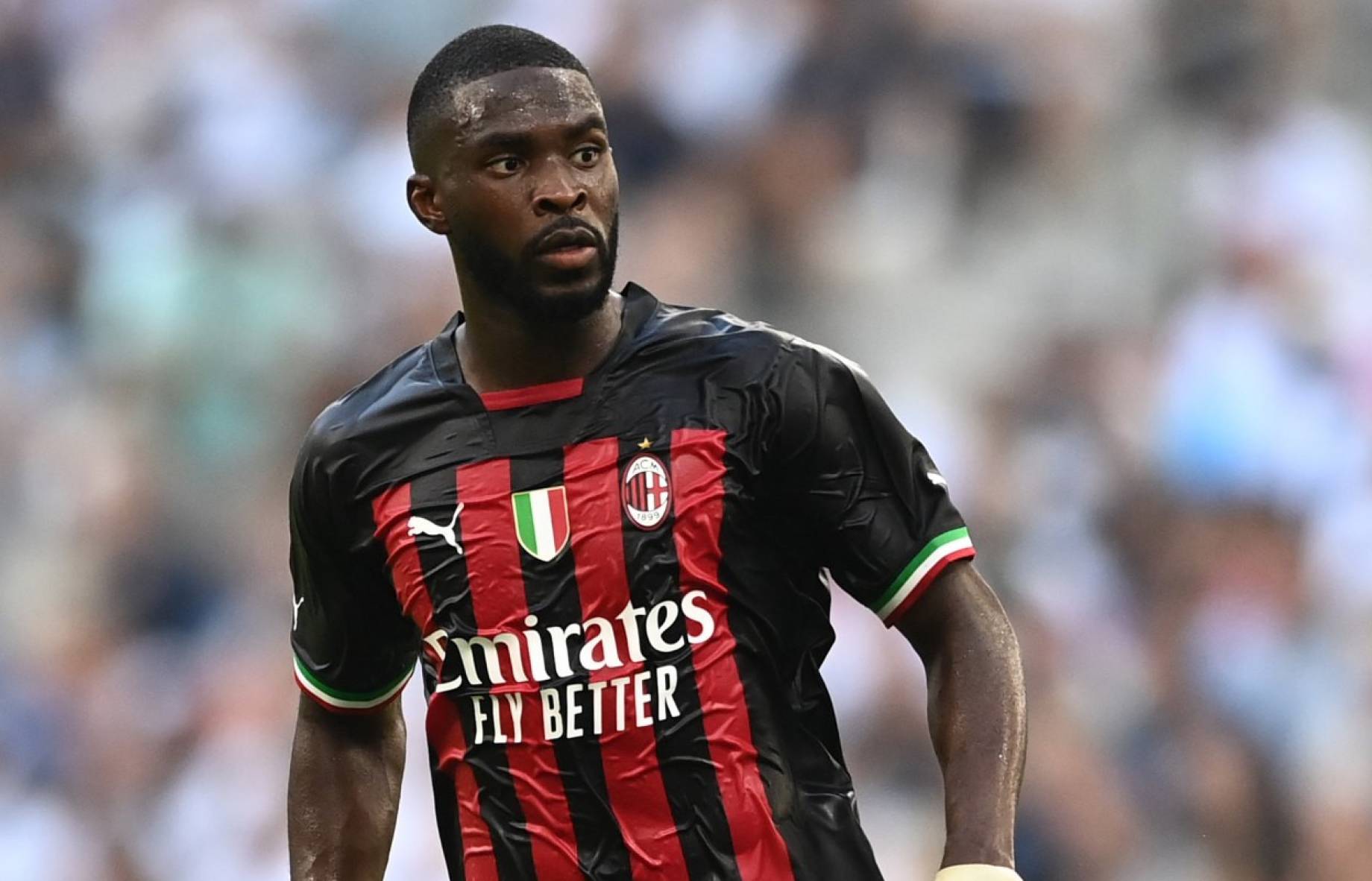 “Milan” müdafiəçisi ilə müqaviləsini yeniləyəcək