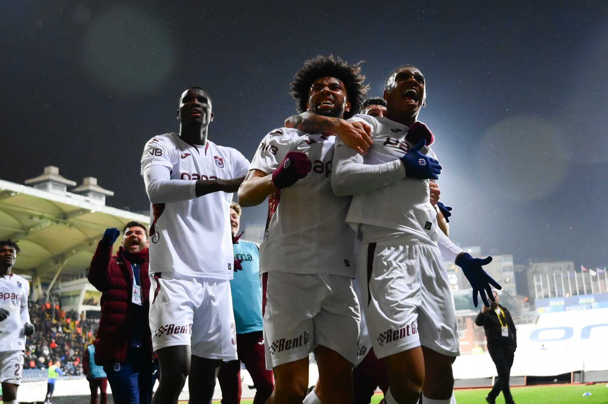 &ldquo;Trabzonspor&rdquo;a bir qol bəs etdi