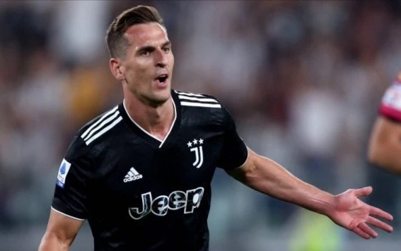 665 gün sonra meydana qayıtdı