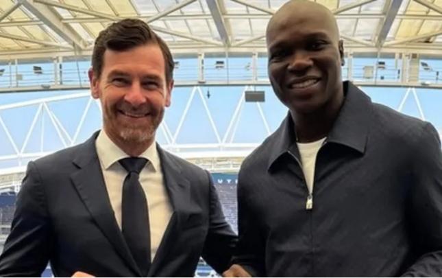 “Neftçi”nin futbolçusu “Portu”nun prezidenti ilə görüşdü