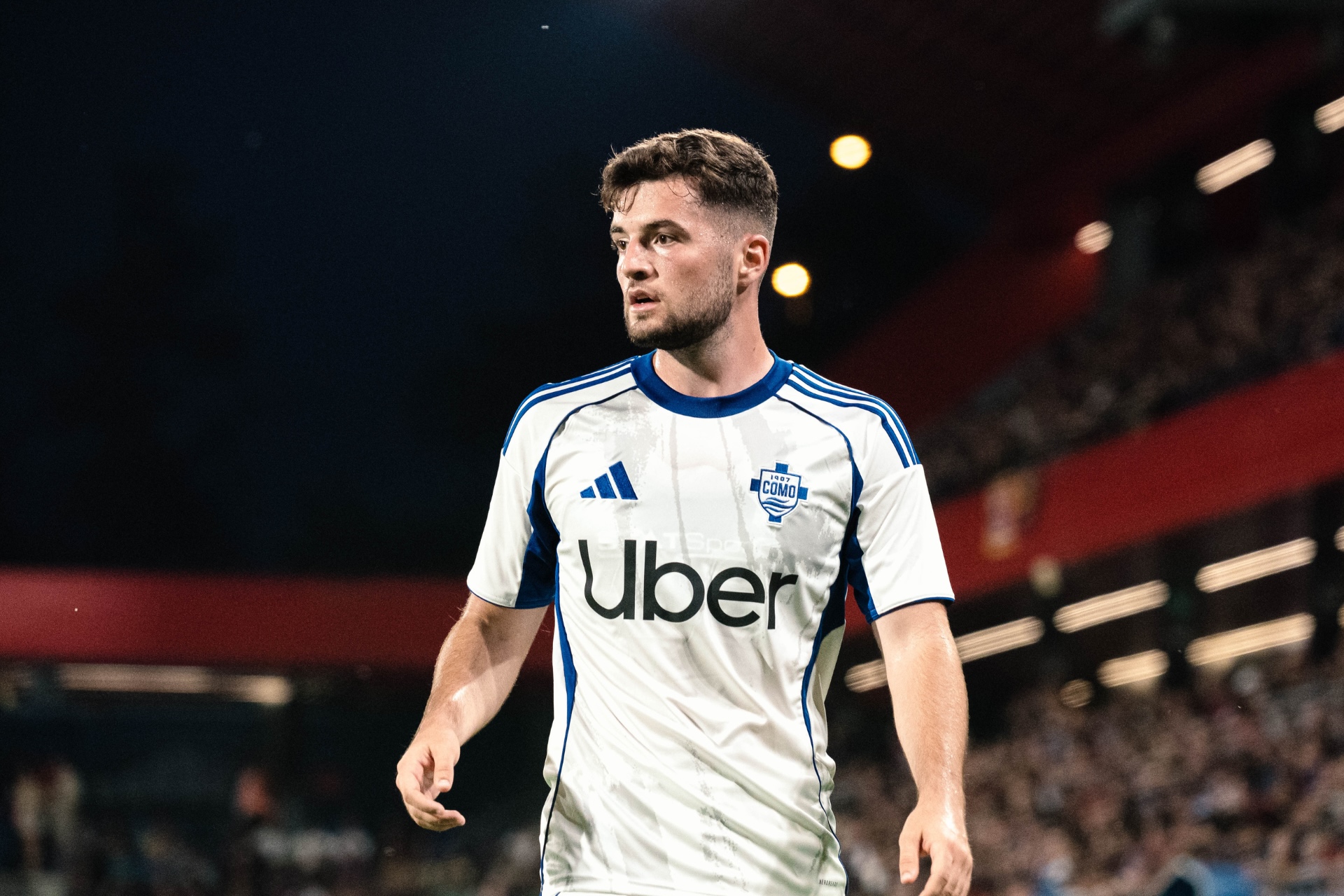 “İnter” “Komo”nun yarımmüdafiəçisi ilə maraqlanır