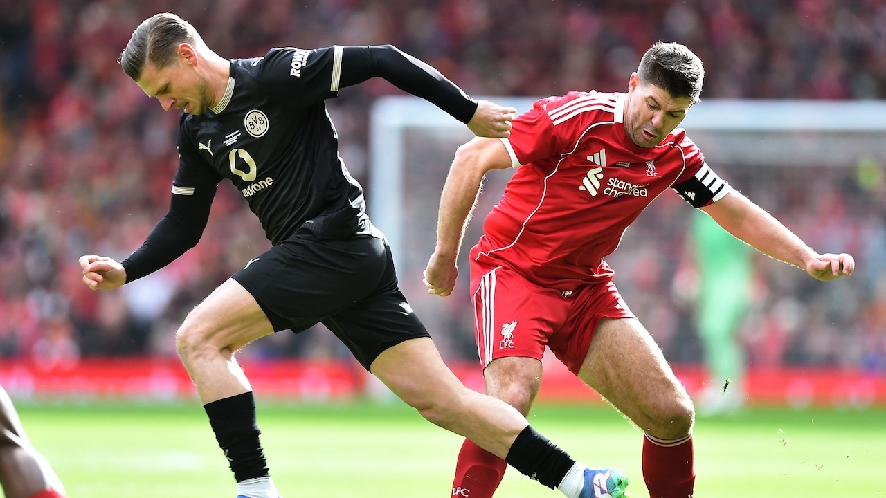 &ldquo;Liverpul&rdquo; və &ldquo;Borussiya&rdquo;nın əfsanələri sülhlə ayrıldılar