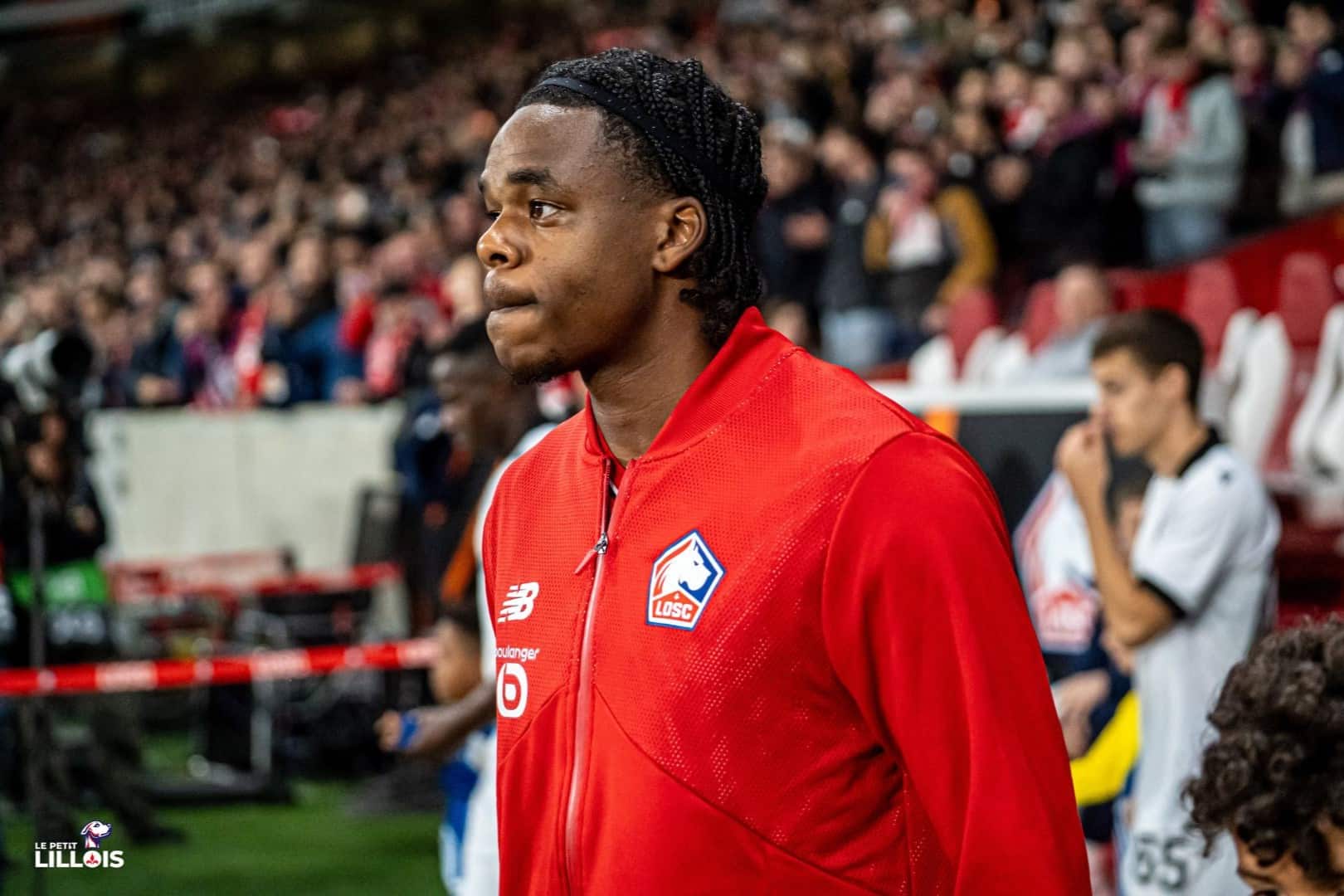 “Lill”in müdafiəçisi Premyer Liqaya üz tuta bilər