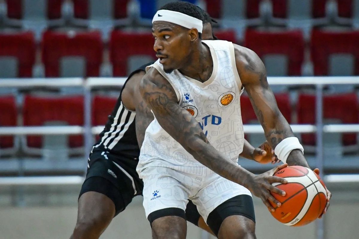 Montqomeri NTD komandasını tərk etdi