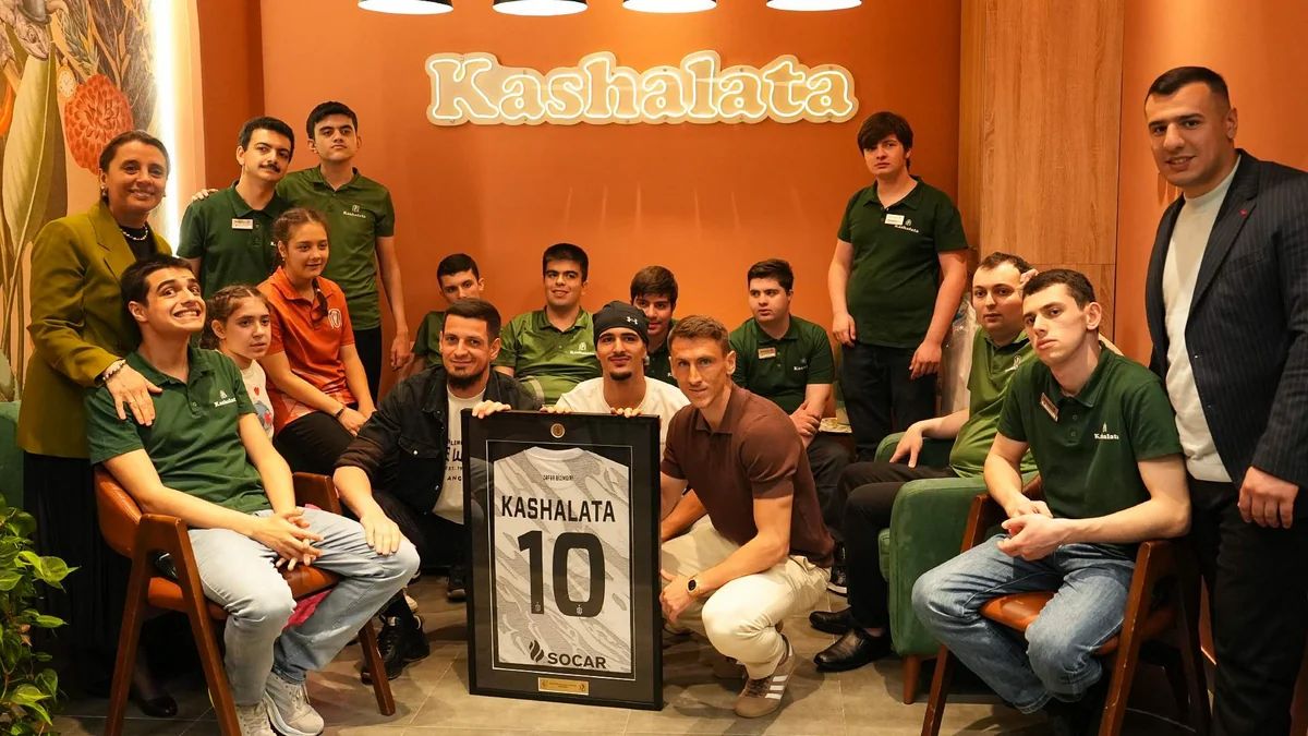 &ldquo;Neftçi&rdquo;nin futbolçuları autizmli gənclərlə görüşdülər