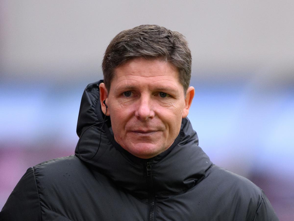 “Bayer” “Kristal Pelas”ın baş məşqçisi ilə maraqlanır