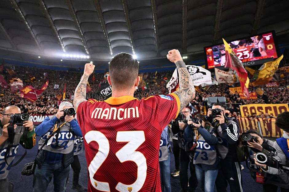 &ldquo;Roma&rdquo;nın müdafiəçisi sıradan çıxdı