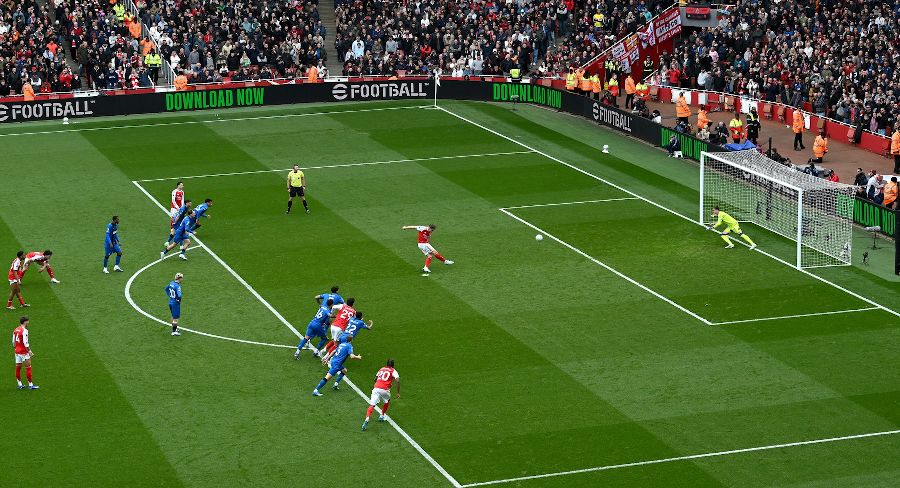 &ldquo;Arsenal&rdquo; uduzdu, &ldquo;Liverpul&rdquo; qalib gəldi