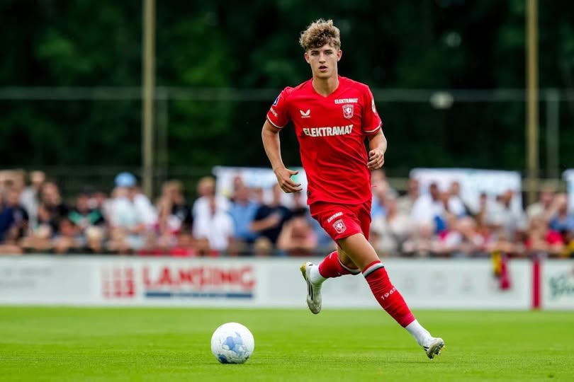 “Barselona” “Tvente”nin müdafiəçisi ilə maraqlanır