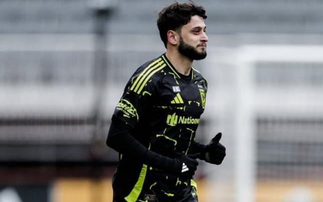 Nəriman qələbəni kənardan izlədi