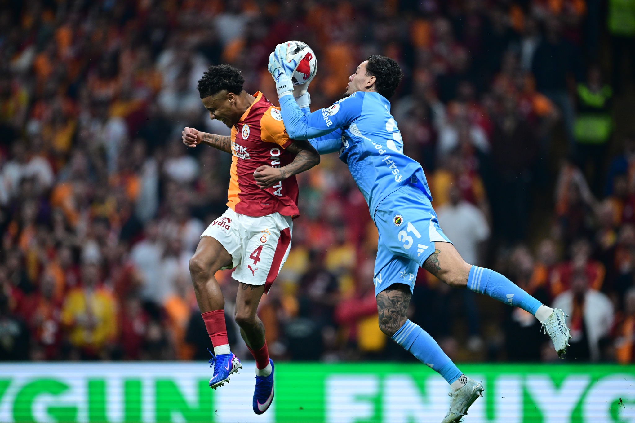 Derbidə &ldquo;Qalatasaray&rdquo; sevindi