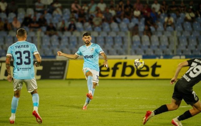 Cəlal oynadı, komandası evdə uduzdu