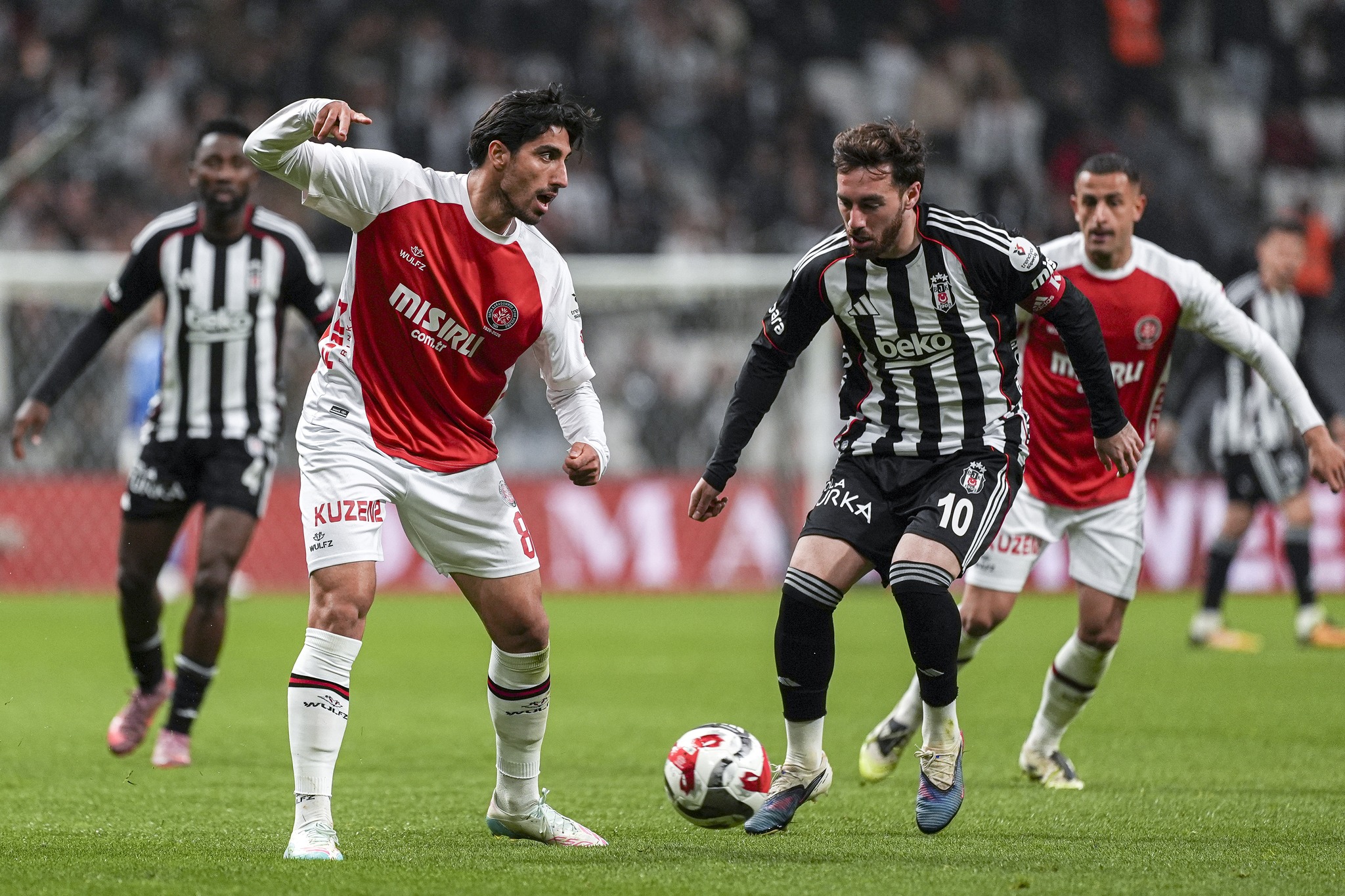 &ldquo;Beşiktaş&rdquo; xal itirdi, &ldquo;Trabzonspor&rdquo; uduzdu