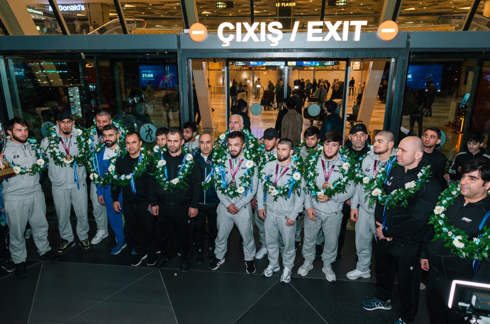 Avropa çempionu olmuş millimiz Bakıya qayıtdı