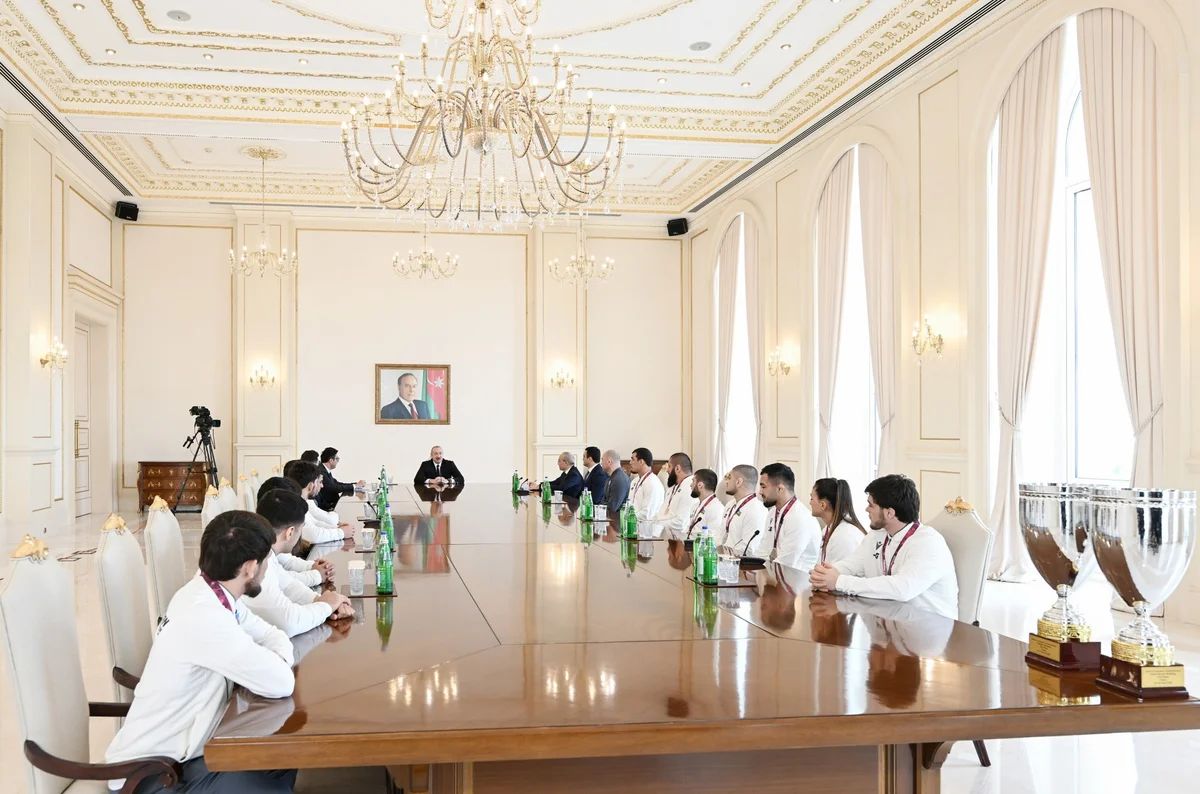 İlham Əliyev Avropa çempionu olan güləşçiləri qəbul edib