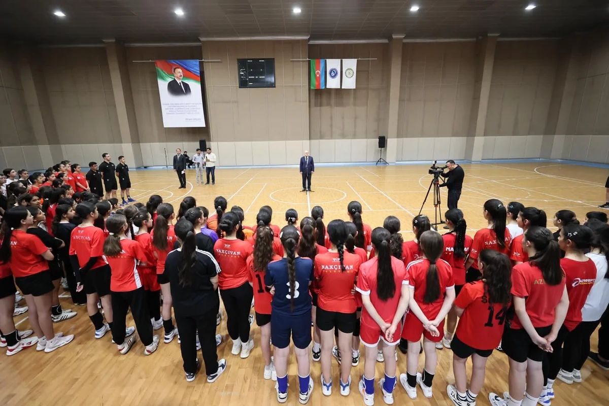 Şahin Bağırov Naxçıvanda voleybolçularla görüşüb