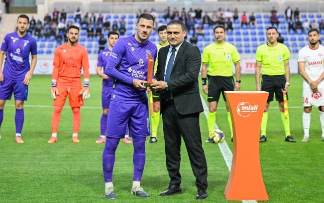 Ninkoviç mükafatlandırıldı