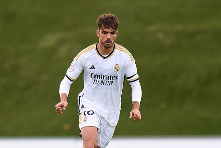 Müdafiəçisi “Real”dan ayrılmaq istəmir