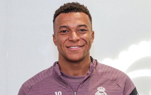 Mbappe daha bir fərdi mükafat qazandı