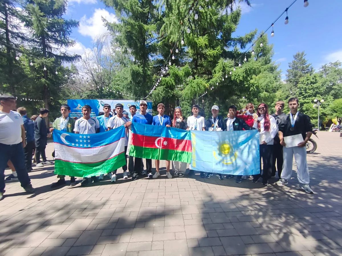 Azərbaycan avarçəkənləri Uralsk reqatasını medallarla başa vurublar