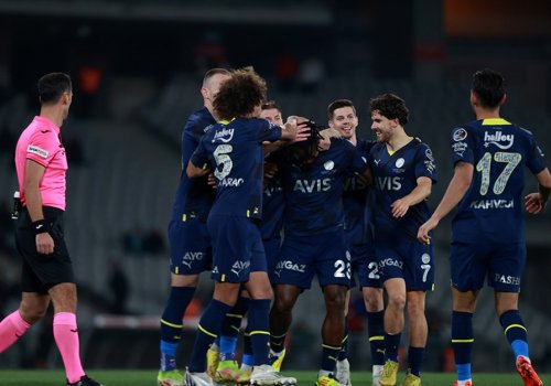 “Beşiktaş”la “Fənərbaxça”dan darmadağın