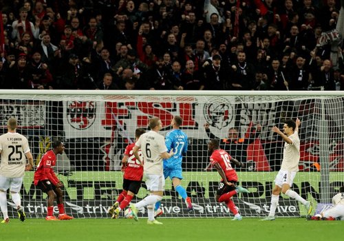 Lider 5 cavabsız qola üzüldü