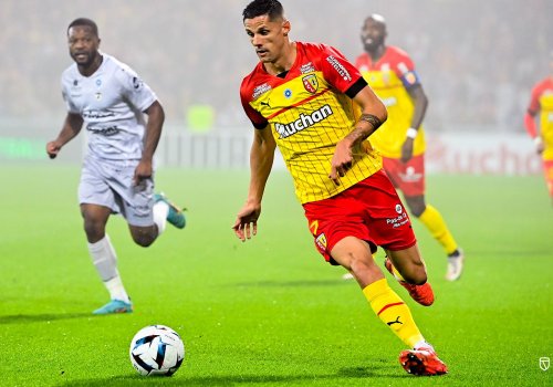 “Renn” və “Lans”dan doğma meydanda çətin qələbə