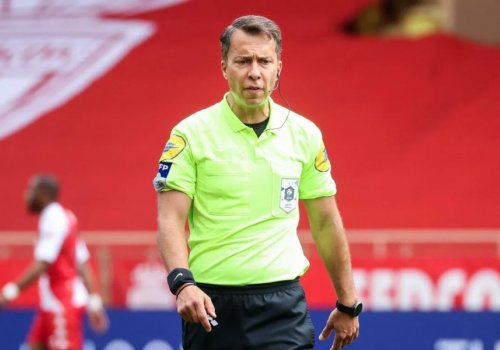 Fransalı futbol hakimi vəfat etdi