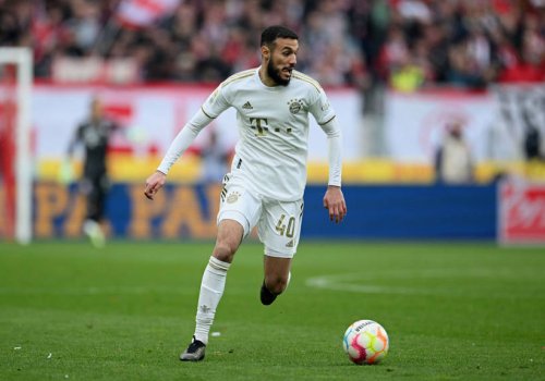 Gənc müdafiəçi \