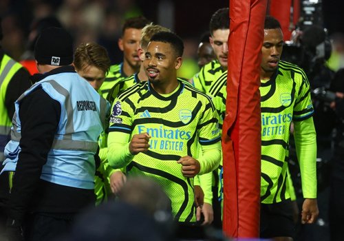 Qari Nevill “Aston Villa” ilə oyunda Qabriel Jezusun oyununu tənqid etdi