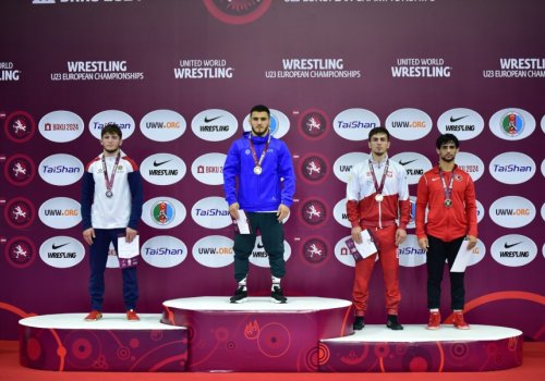 AÇ-də medal qazanan güləşçilər təəssüratlarını bölüşdülər