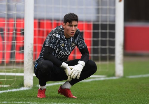 “Arsenal” Rusiya vətəndaşlığı olan qapıçıya müqavilə təklif etdi
