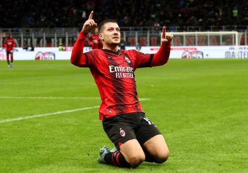 “Zenit” Yoviçlə bağlı “Milan”a sorğu göndərdi