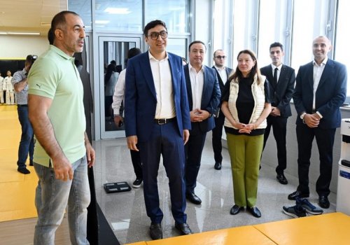 Fərid Qayıbov İdman-Konsert Kompleksindəki idman bölmələrinə baxış keçirib