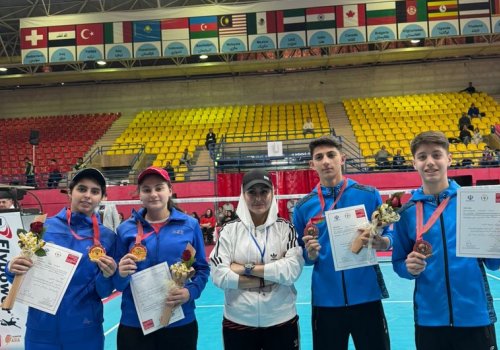 Gənc badmintonçulardan beynəlxalq turnirdə iki medal