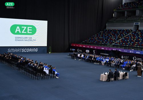 Fərid Qayıbov fərqlənən idmançılar və məşqçilərlə görüşüb