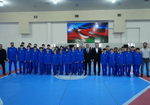 Gimnaziadaya yollanan taekvondoçularla görüş keçirilib