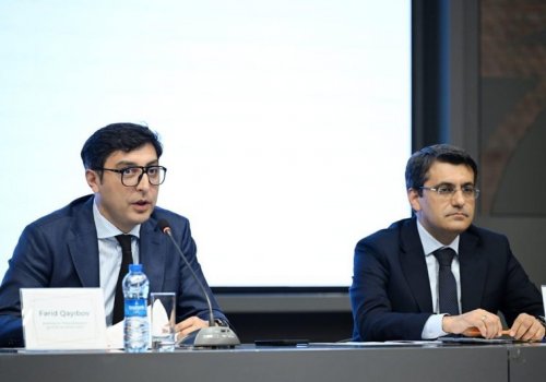 Nazir beynəlxalq yarışlarda uğur qazanmış idmançılarla görüşüb