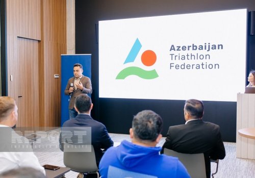 Azərbaycan millisinin yeni baş məşqçisinin təqdimat mərasimi keçirilib