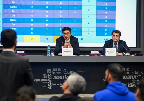 Fərid Qayıbov Gimnaziadada uğurla çıxış etmiş idmançılarla görüşüb