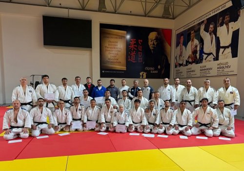 Yüksək Liqada bürünc medal uğrunda oyunlar keçiriləcək