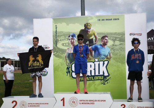 Azərbaycan triatlonçusu Türkiyədəki yarışda birinci oldu